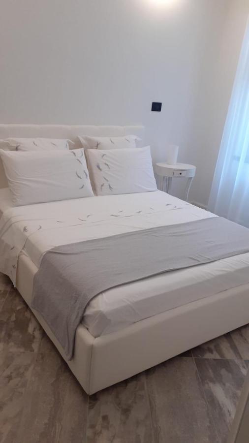Apartment No 6 *