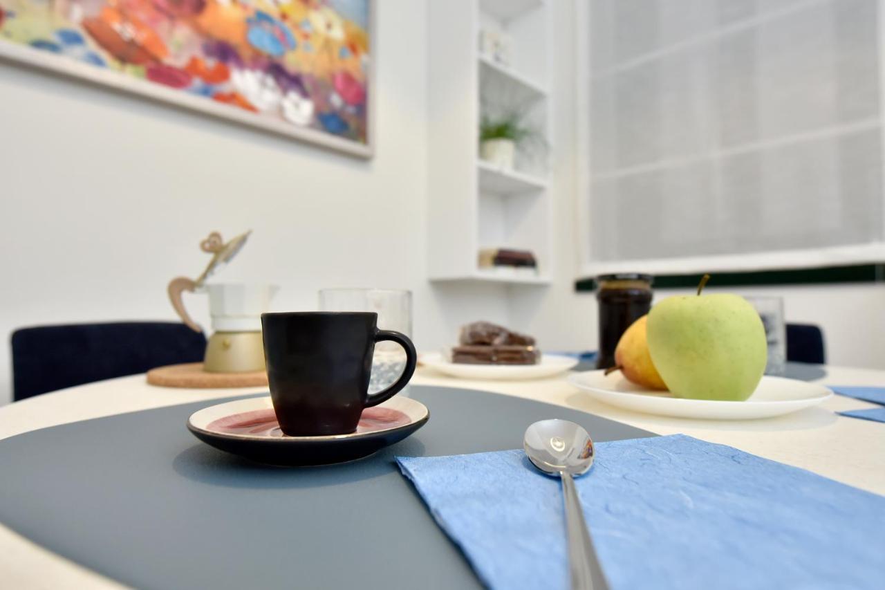 Apartment No 6 *